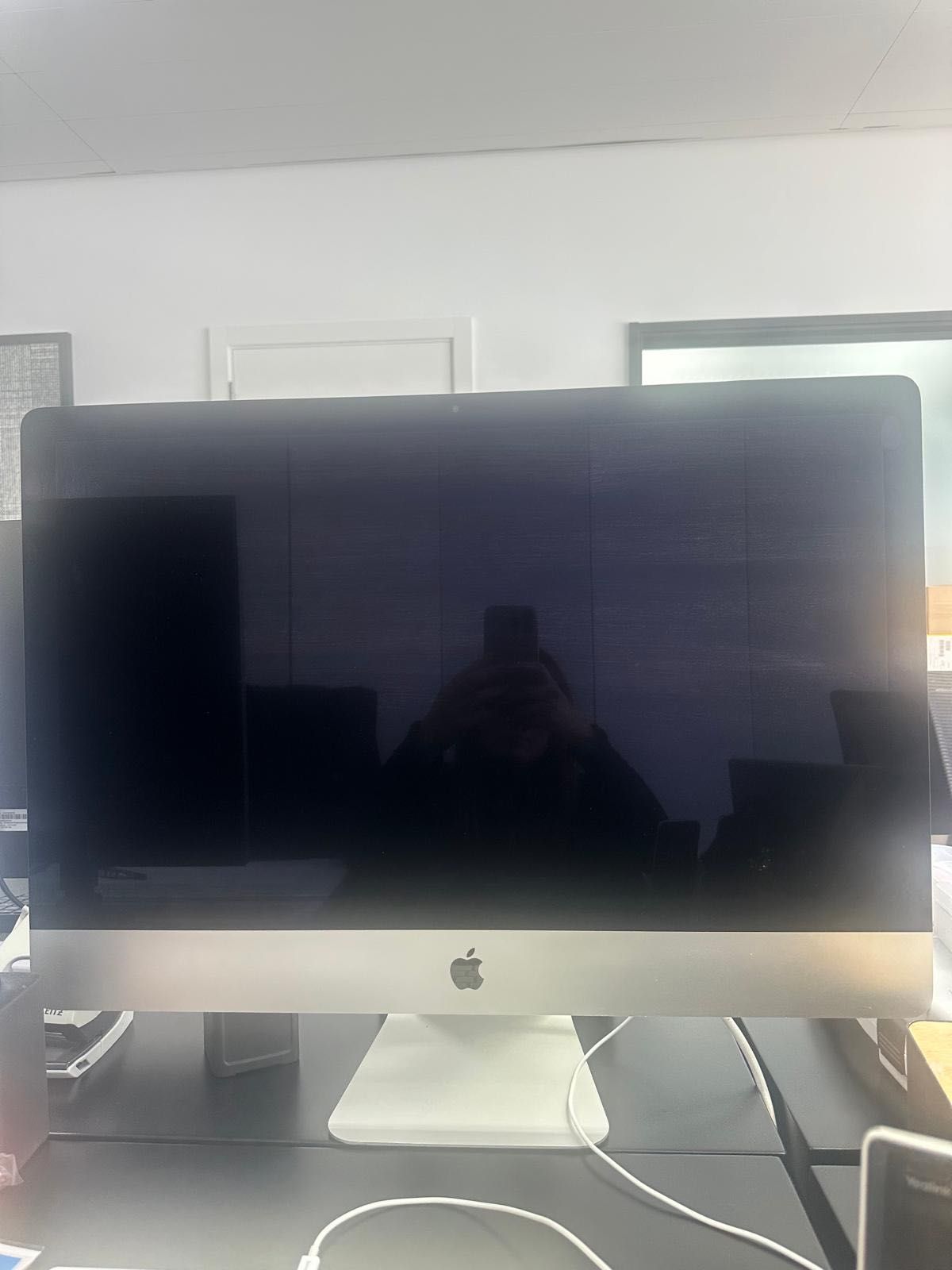 Macbook (teclado & rato incluso)