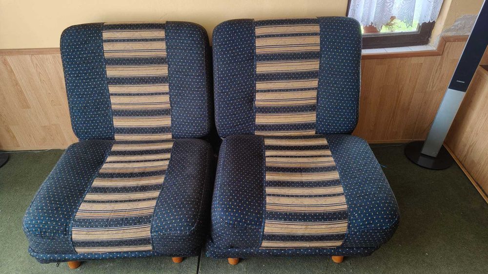 dwa fotele z funkcją spania