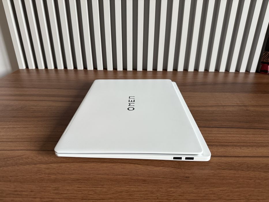 HP Omen Transcend 14 intel ultra 9 185H rtx 4070 32gb RAM 1tb SSD OLED