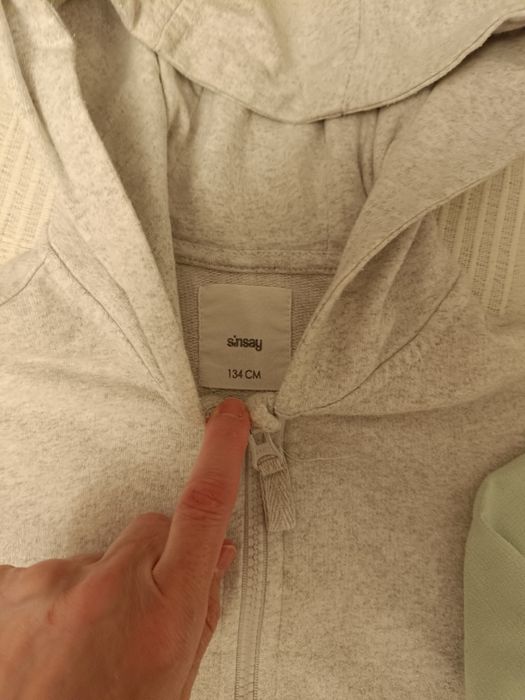 Bluzy rozpinane Sinsay 134 szara i zielona 2 szt.