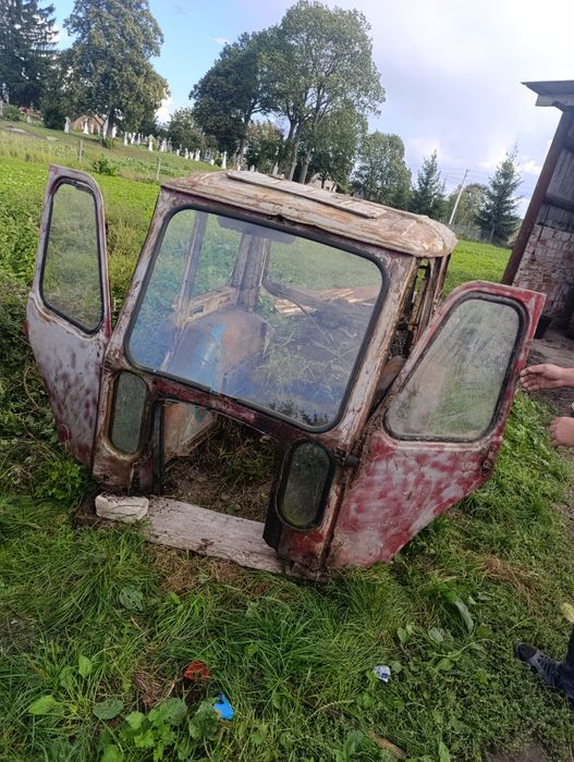 Кабіна мала ЮМЗ .