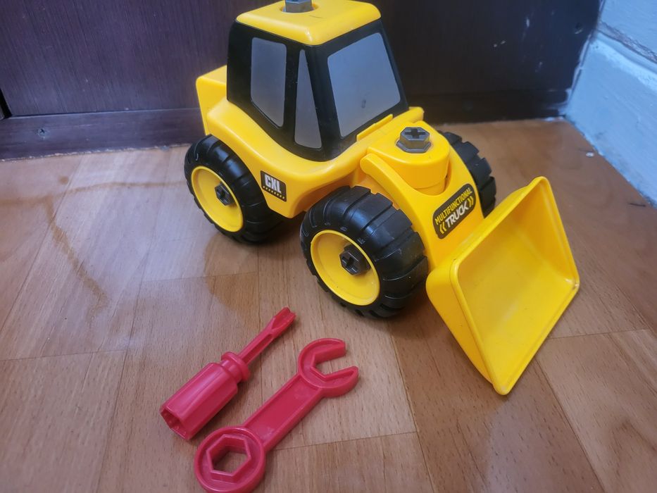 Трактор розбірний