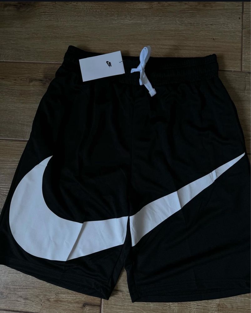 Шорти Nike swoosh