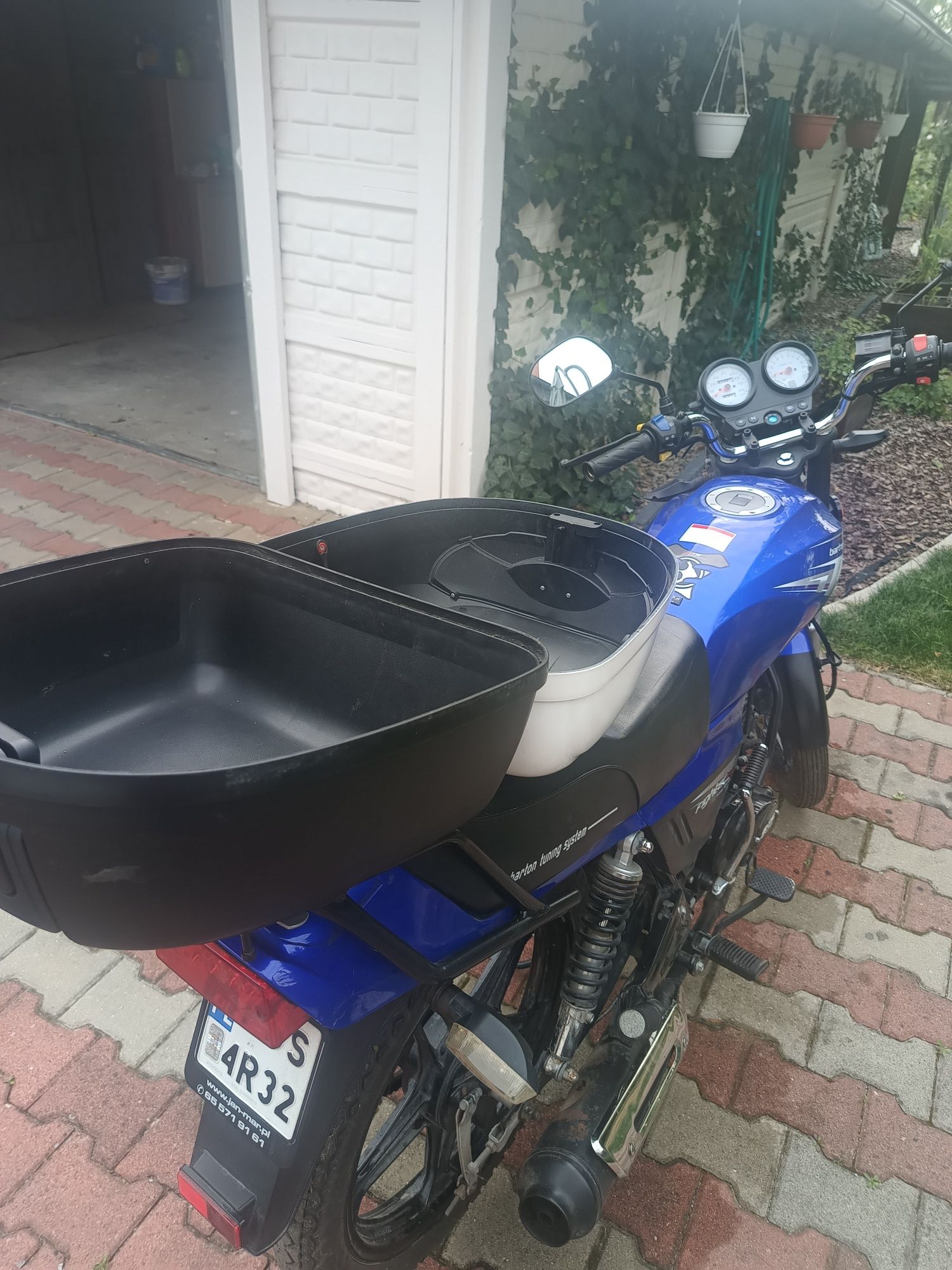 Motor Barton Fighter