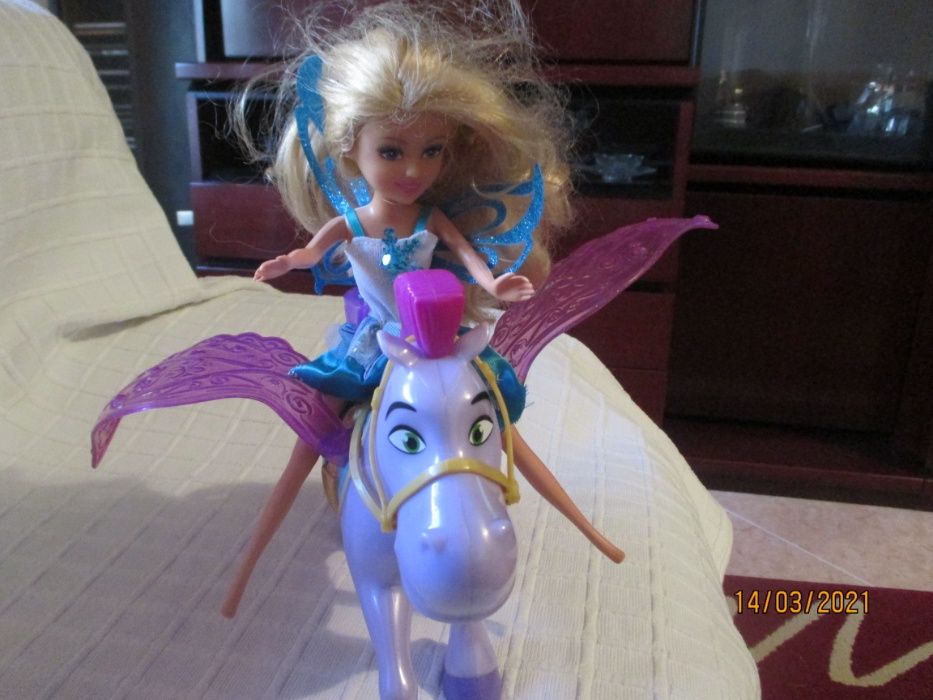 Barbie com um cavalo alado