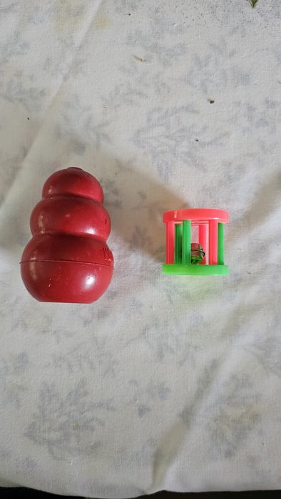 Porta snacks cão
Brinquedo.