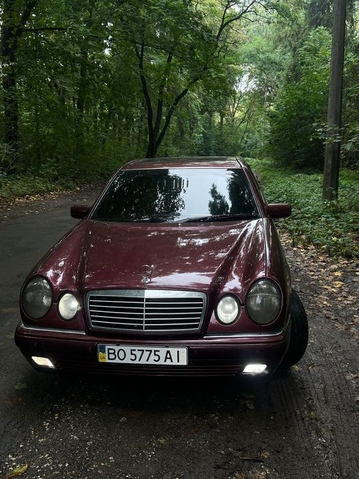 Mercedes-Benz E-class W210
