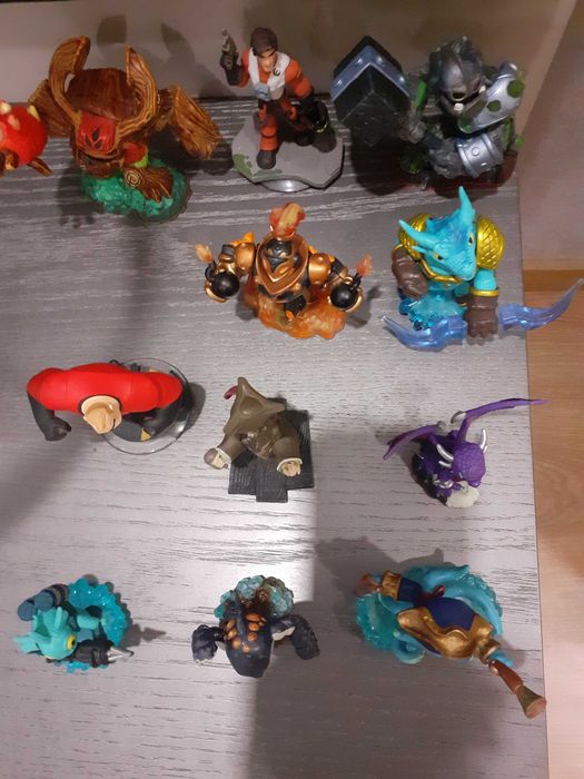 12 Bonecos de super heróis