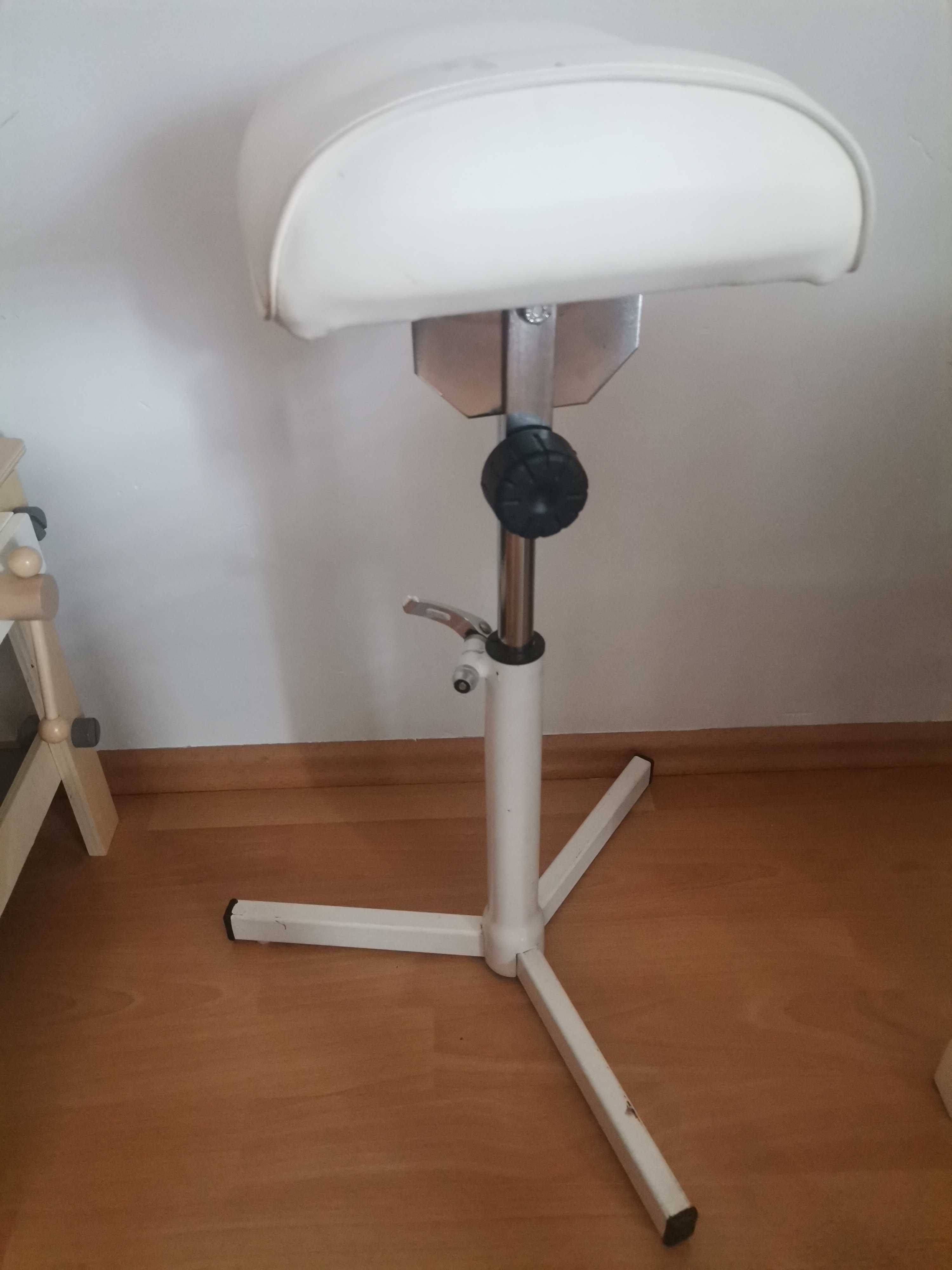 Podnóżek do pedicure wąski  mini Biomak