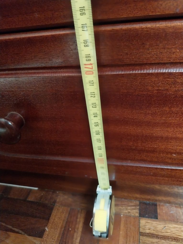 Armário Castanho Prateleira Em Madeira para Quarto Espaçoso e Alto
