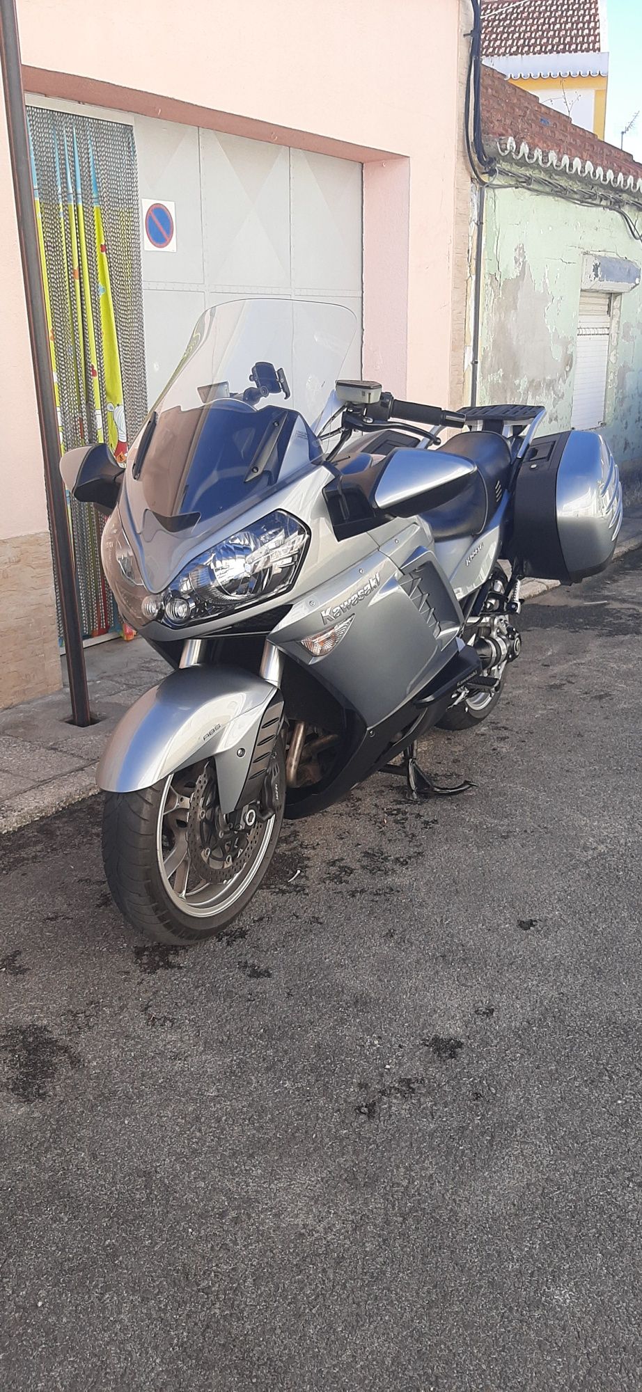 Kawasaki gtr 1400