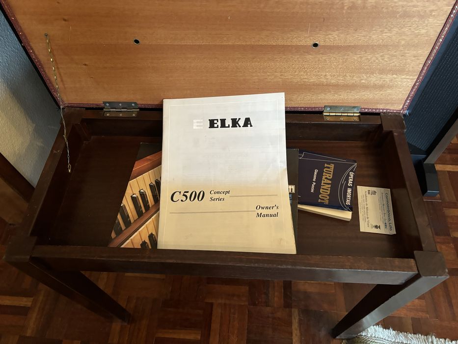 Orgao Elka em bom estado