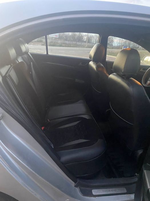 Срочно Продам Джили емгранд ес7 в хорошем состоянии