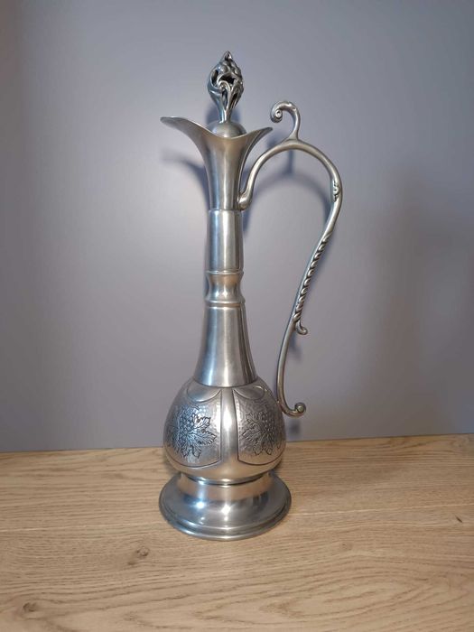 Garrafa de Vinho em Estanho 95% – A.M. Vieira