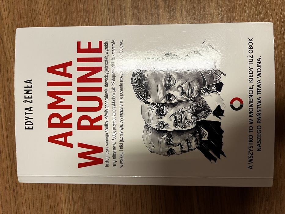 Książka Armia w ruinie.