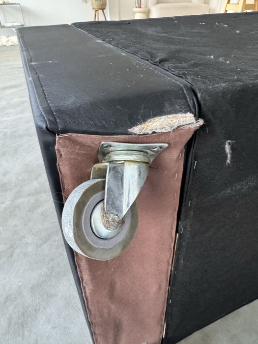 Чорний диван Одеса самовивіз