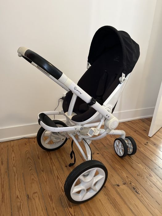 Carrinho de bebe quinny moodd, em bom estado