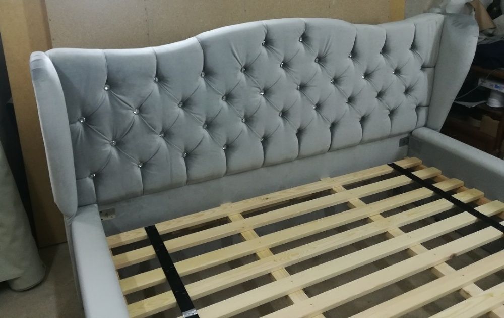 Łóżko Sypialniane USZAK pikowane, a'la Chesterfield