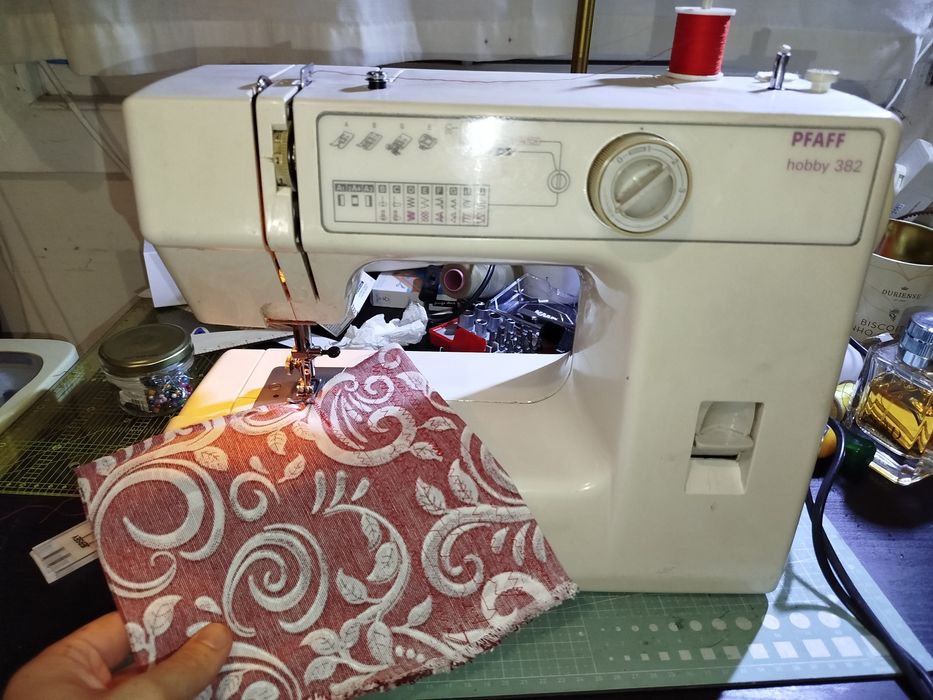Máquina de costura pfaff 382