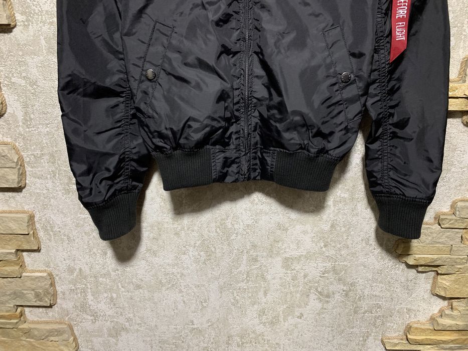 Жіноча куртка бомбер нейлон Alpha industries