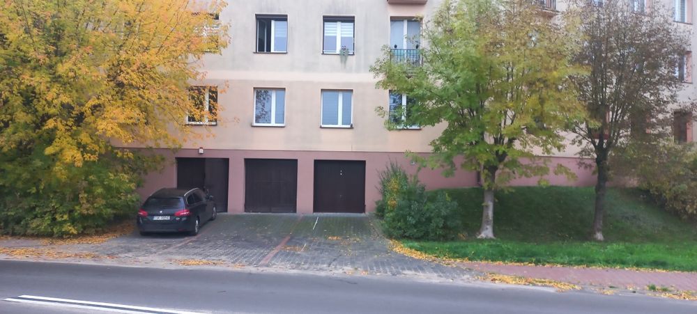 Sprzedam garaż w bloku