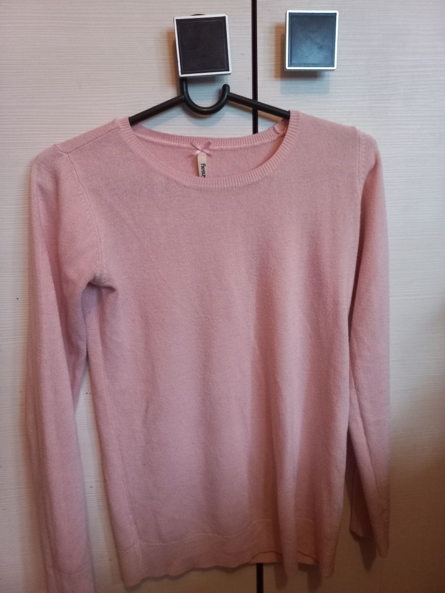 Różowy delikatny cienki sweterek M/38