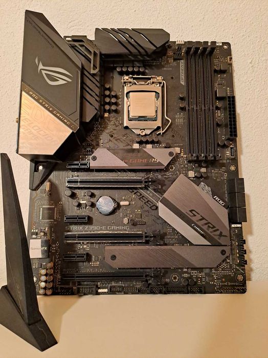 Bundle Intel Core i7-9700K / Board Asus ROG Strix Z390-E Gaming