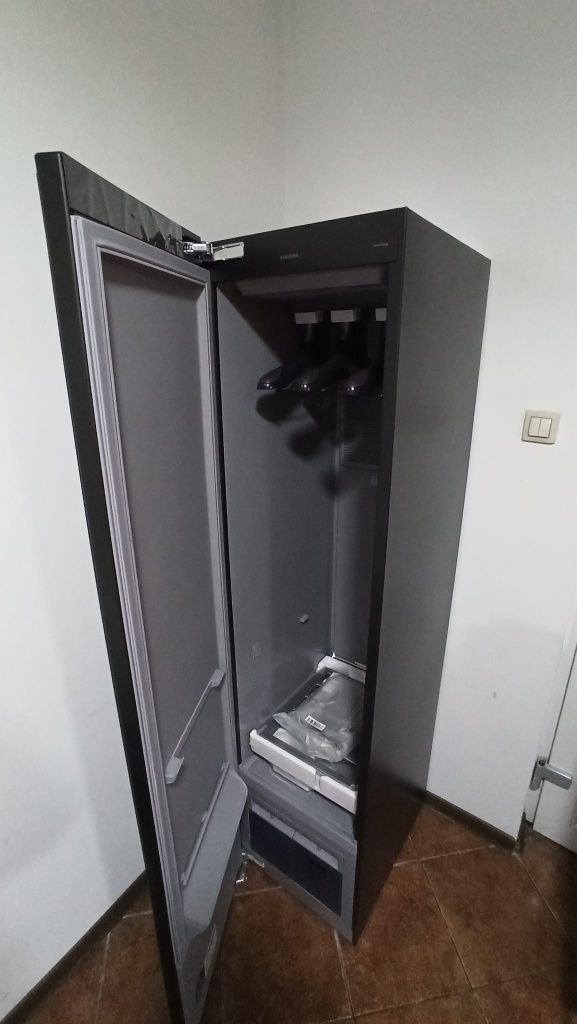 Samsung AirDresser Szafa Parowa