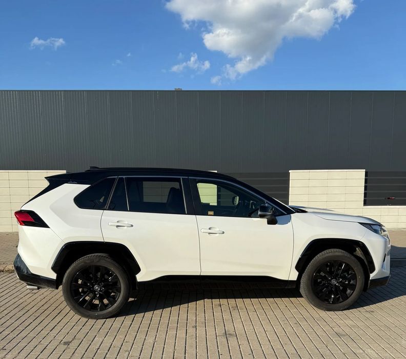 Toyota RAV4 Selection, 4x4, cesji leasingu - odstępne 65000PL, VAT23%