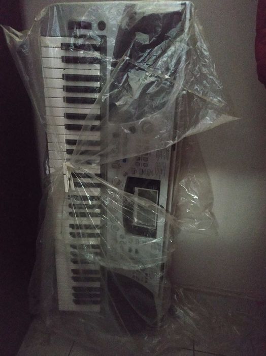 piano asthon ak220 usado apenas 3 vezes