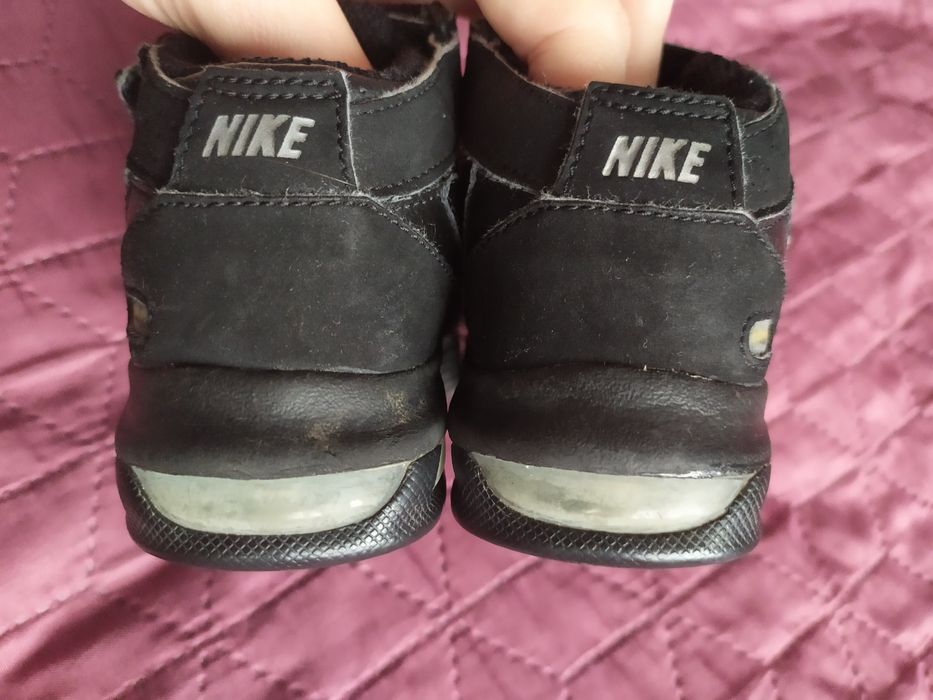 Buty AirMax Nike Rozmiar 20/21 czarne na rzep buty sportowe chłopięce
