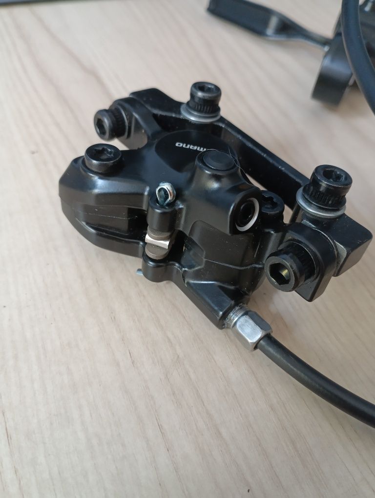 Передні гідравлічні тормоза Shimano BL-MT200