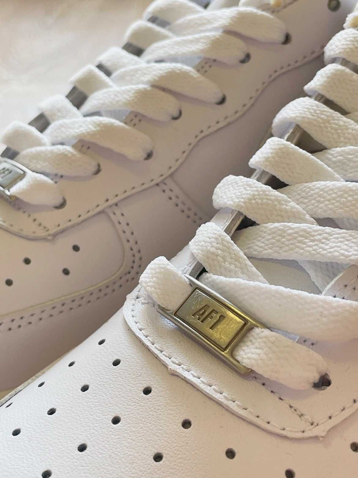Unisex/Damskie/Trampki/Nike Air Force 1 Low '07 White R.38