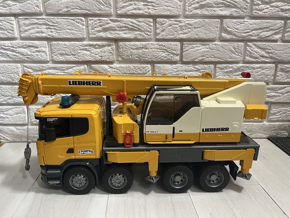 Машинка-Кран Bruder