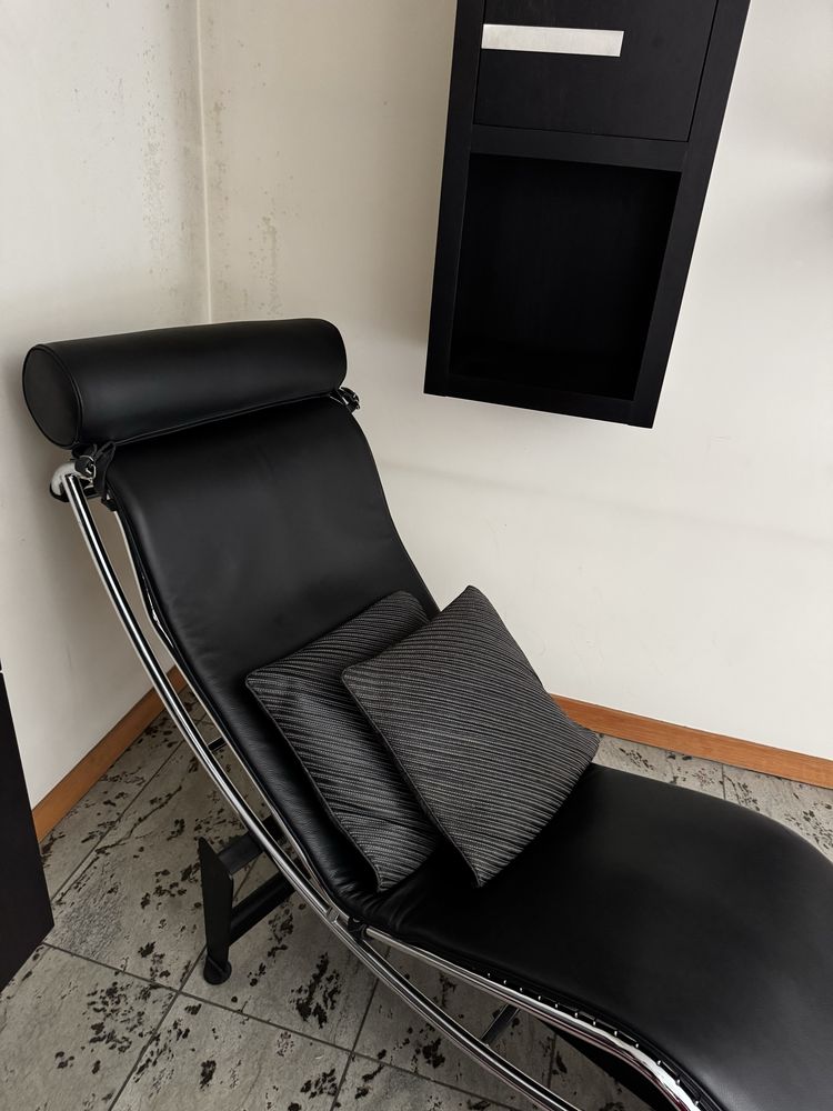 Chaise Longue em pele preto