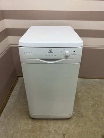 Посудомоечная машинка Indesit на 9 комплектов, ширина 45см