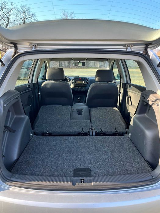 Volkswagen Golf Plus 1.6 МКПП (6-ступка)