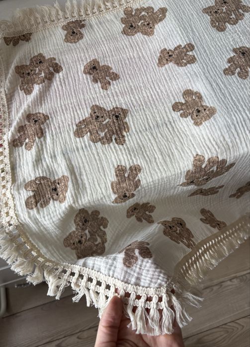 Kocyk z misiami z frędzlami koc