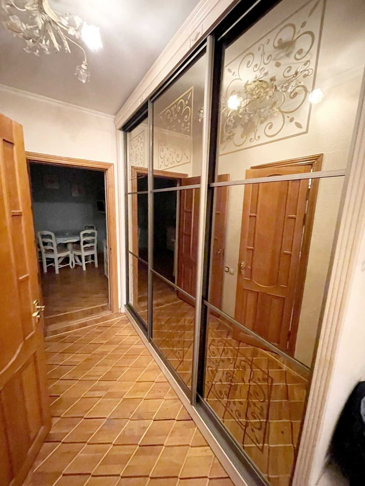 Сдам 2к квартиру на Гоголя. Центр. Дом с атлантами
