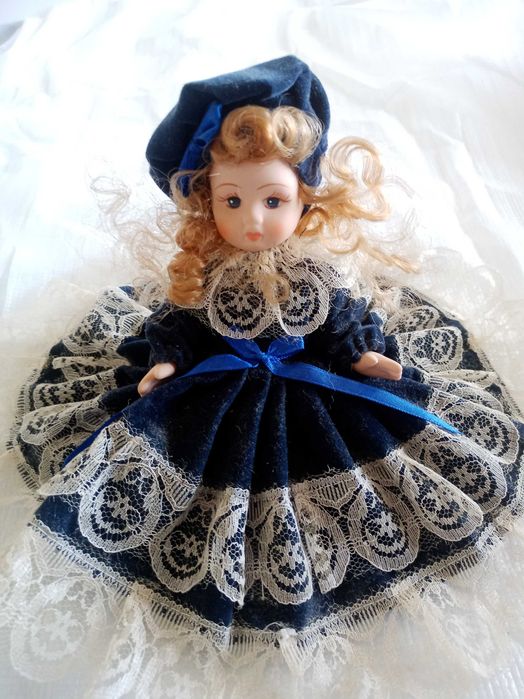 Bonecas totalmente de porcelana