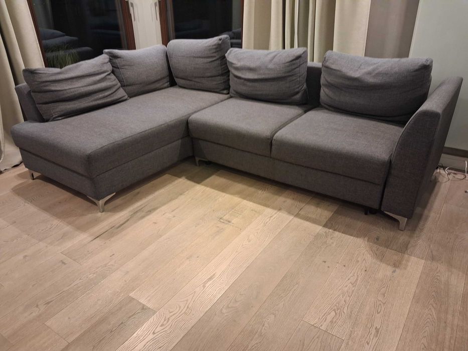 Narożnik szary rozkładany z dwoma pojemnikami na pościel