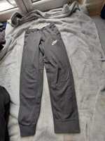 Spodnie dresowe szare Nike 147-158
