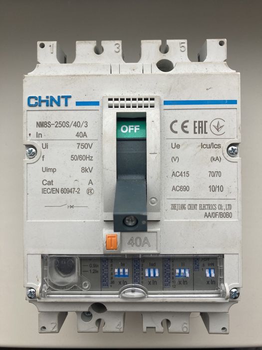 Автоматичний вимикач