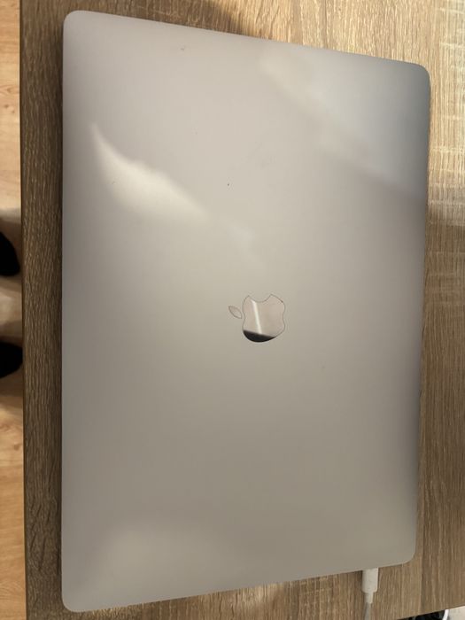 Macbook pro 16” 2019 i9 1TB 16GB