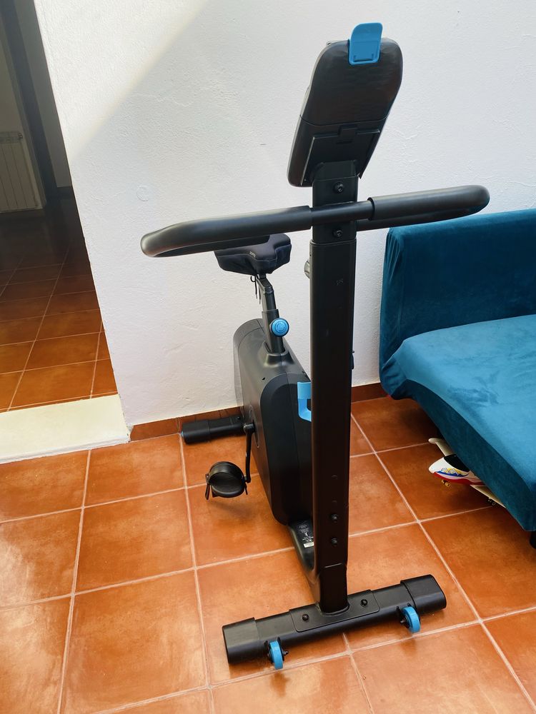 Bicicleta Estática EB 520 B – Como Nova, Pouco Uso