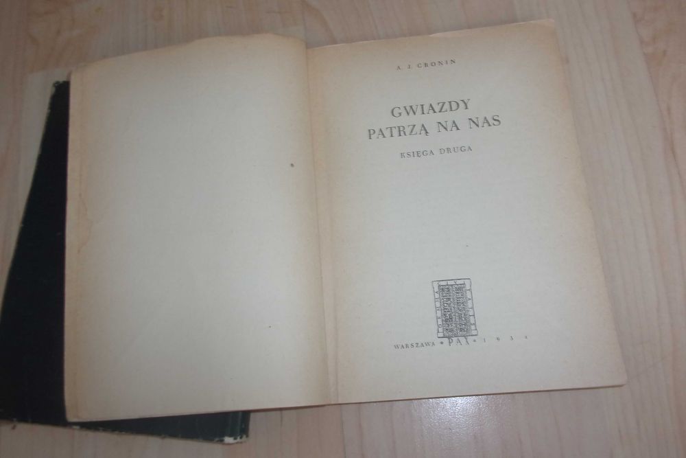 gwiazdy patrzą na nas Cronin