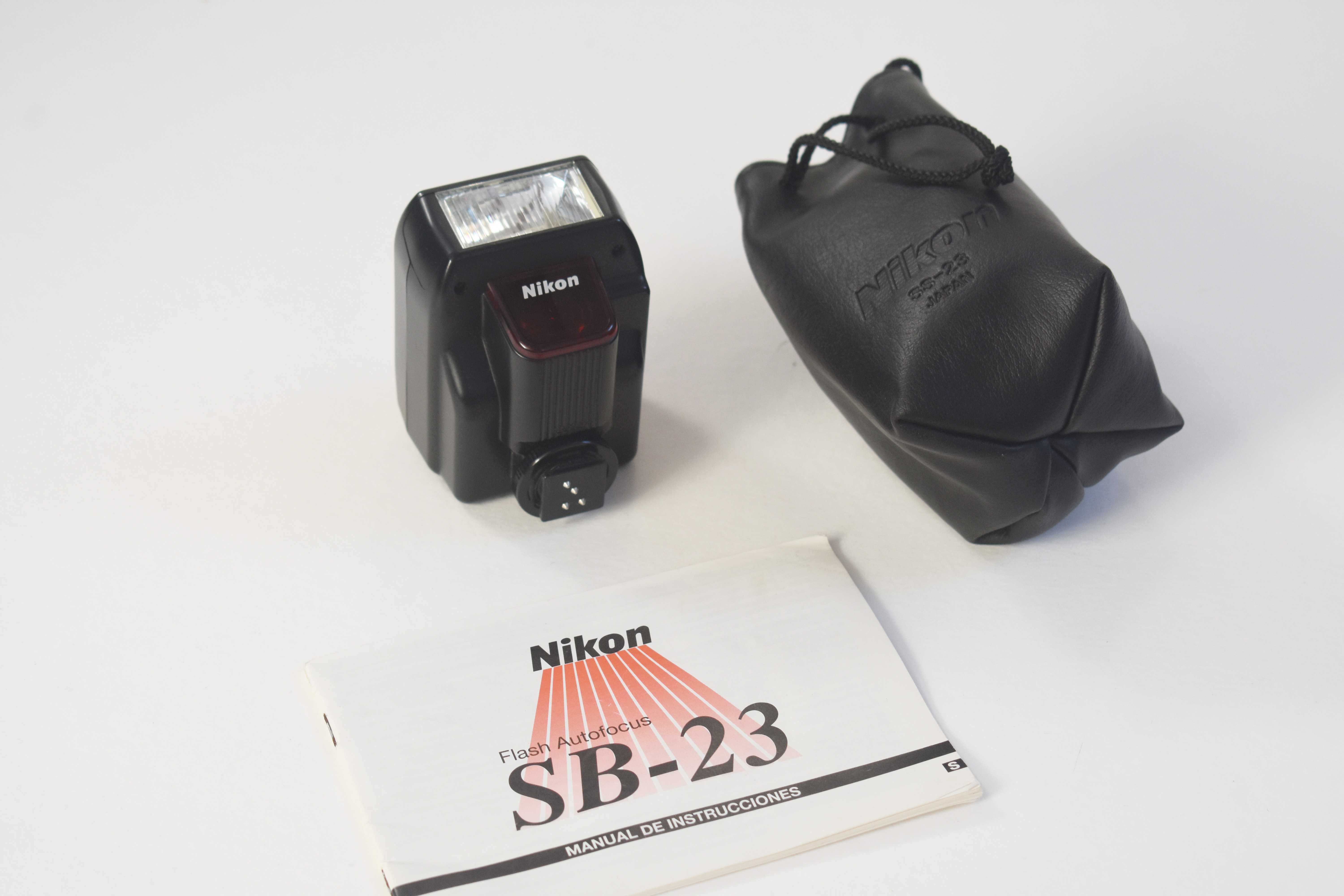 Máquina NIKON FD60 com acessórios incluídos