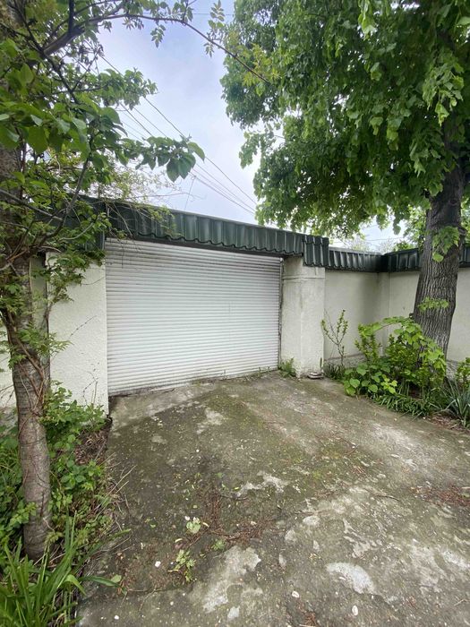 В продаже дом с участком, на пересечении улиц Львовской и Дачной.