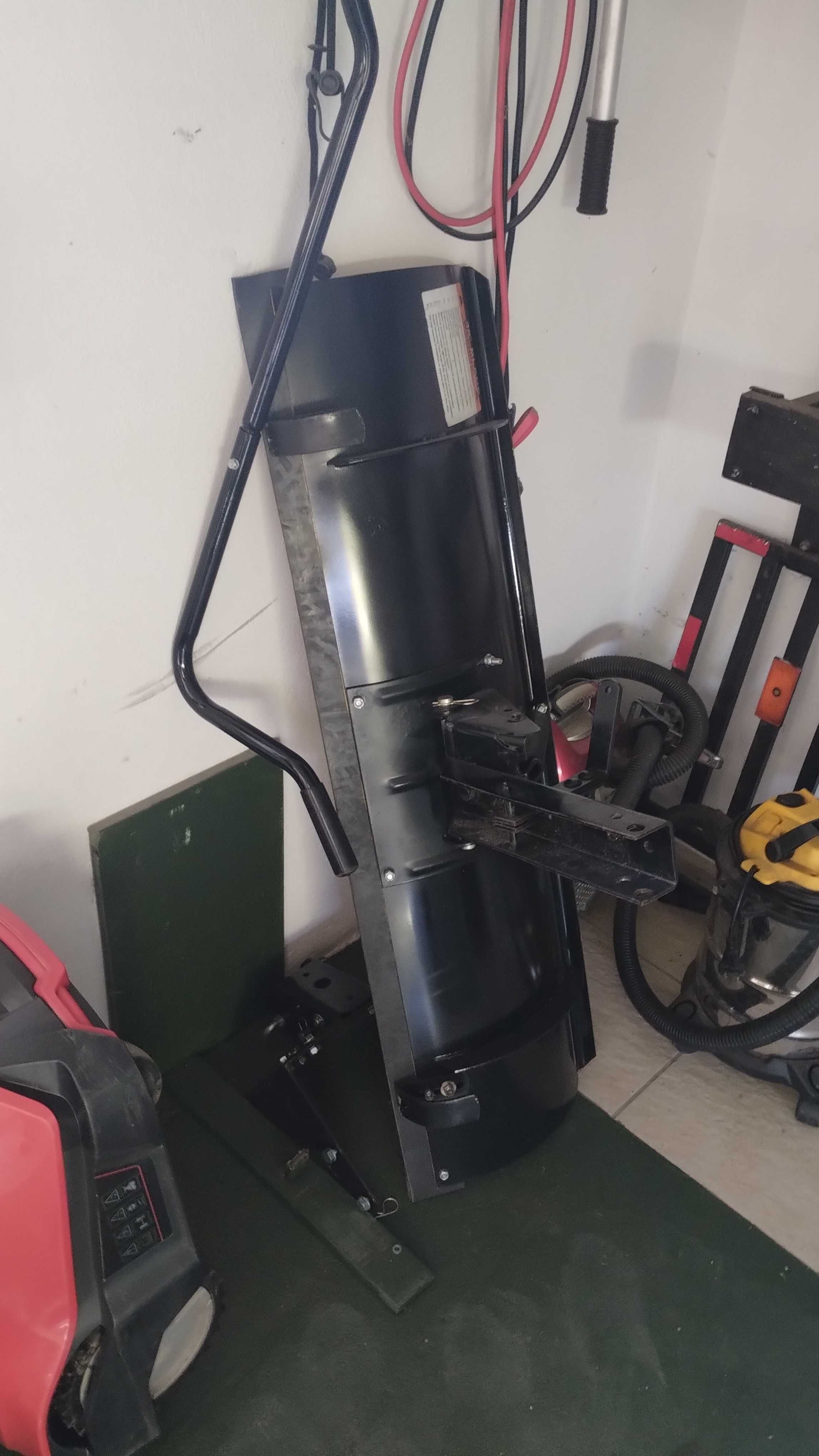 Pług do śniegu - traktorek Cub Cadet XT