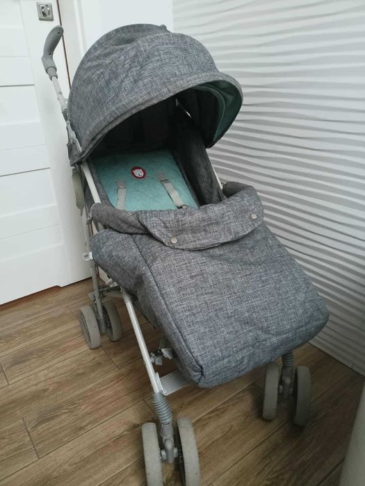 wózek spacerowy typu "parasolka"